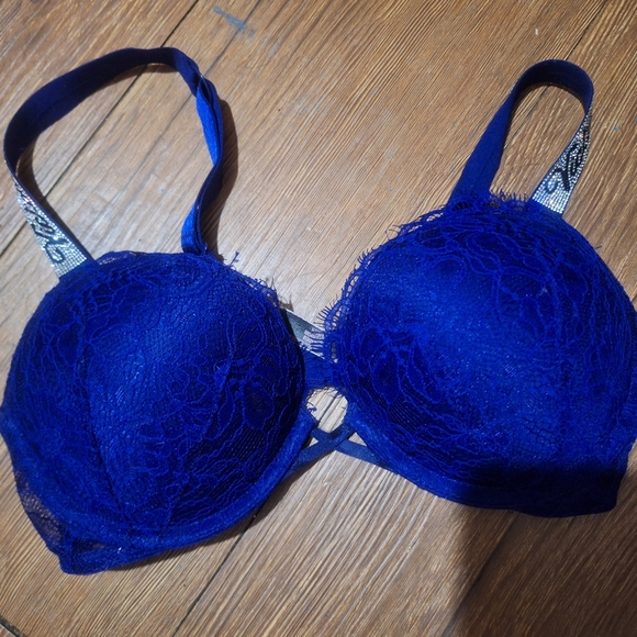 Victoria Secret Bombshell Pushup Bra - Picture 2 of 4